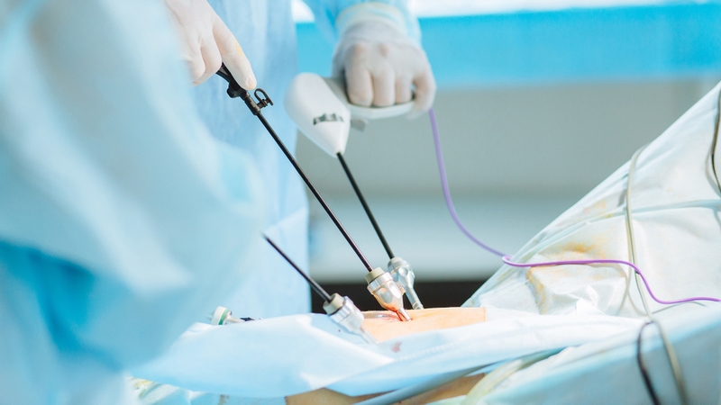 Mổ nội soi thông tắc vòi trứng có đau không? Cách chăm sóc hồi phục sau khi mổ 2