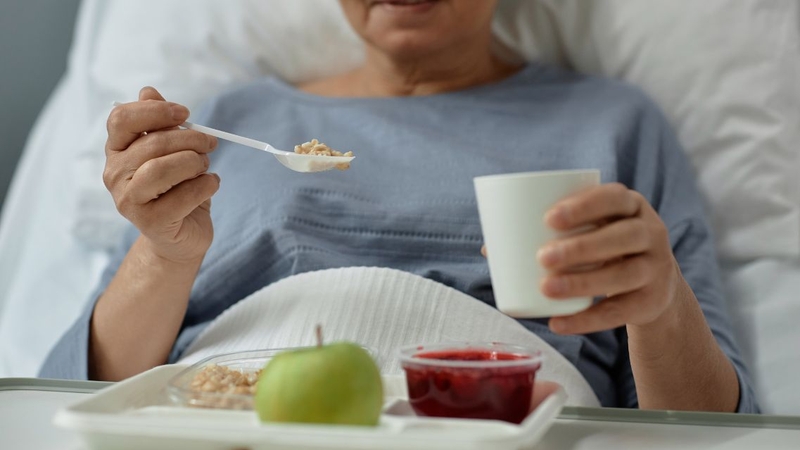 Sử dụng đa dạng thực phẩm để đảm bảo cân bằng dinh dưỡng cho người bệnh