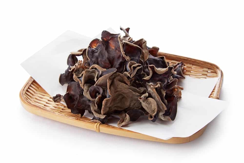 Mộc nhĩ bị mốc có ăn được không? Mộc nhĩ kỵ với những thực phẩm nào? 1