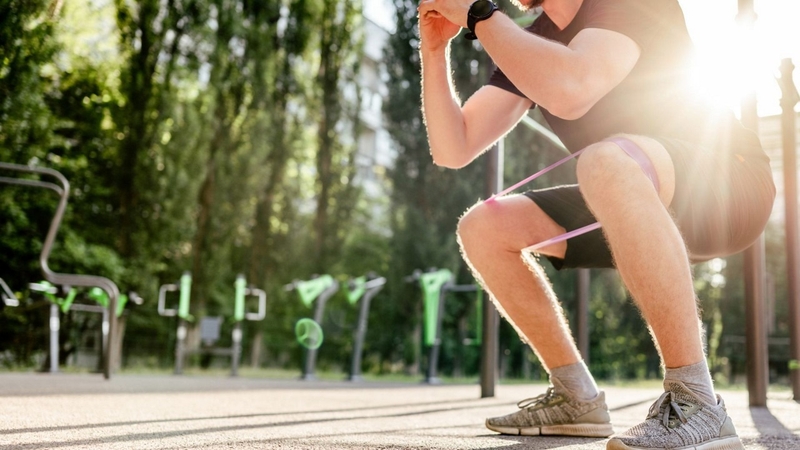 moi-phut-luyen-tap-squat-dot-bao-nhieu-calo 1.jpg