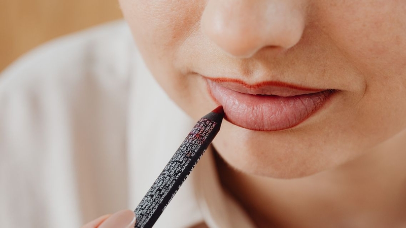 Chọn màu son phù hợp giúp che khuyết điểm và diện mạo tươi tắn hơn