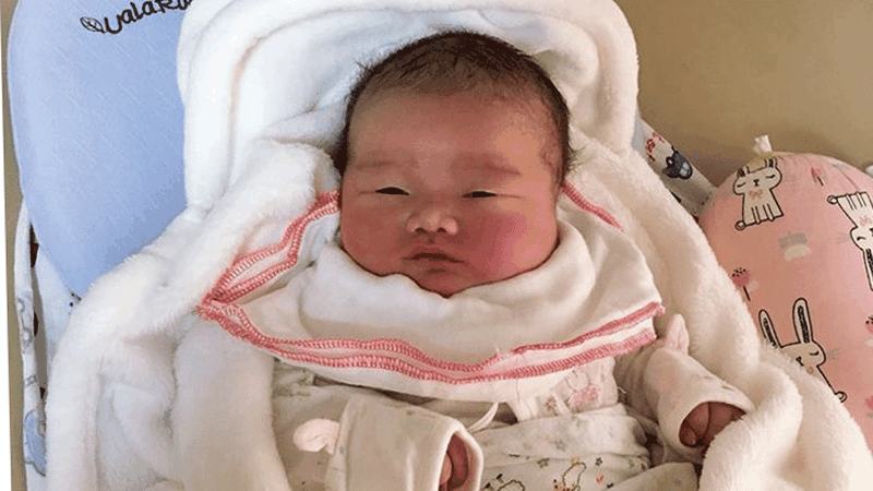 Mỗi tháng trẻ sơ sinh tăng bao nhiêu kg là đạt tiêu chuẩn?