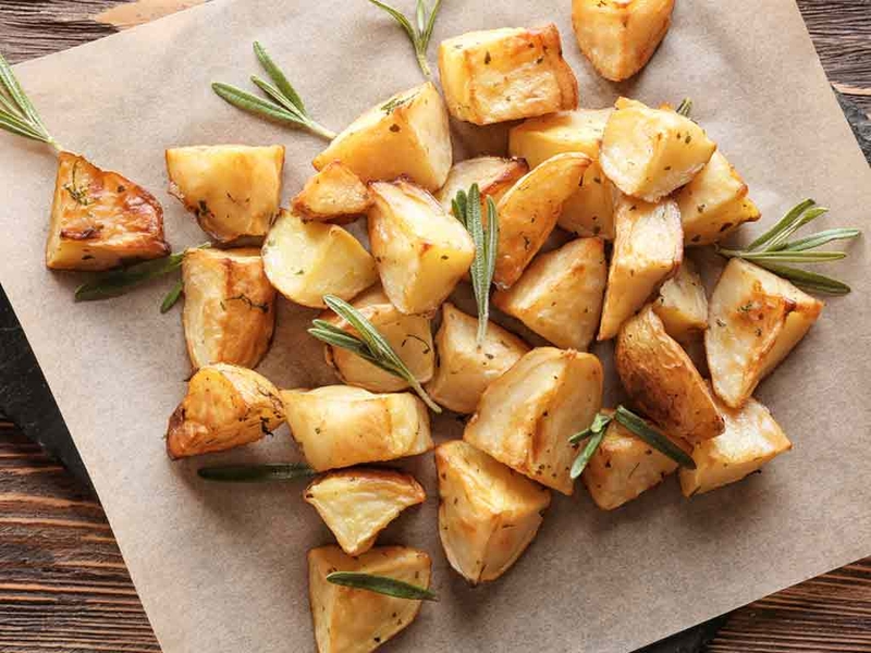 mới xăm môi ăn khoai tây được không 3