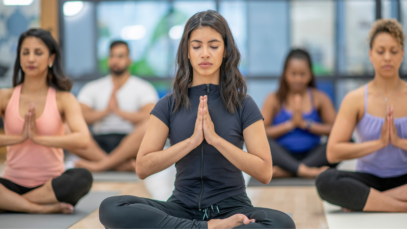 1 giờ tập Yoga đốt bao nhiêu calo? 2