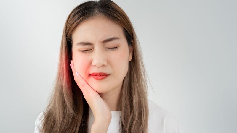 Nếu đau răng dữ dội, kéo dài hoặc không đáp ứng thuốc giảm đau, bạn nên đi khám ngay