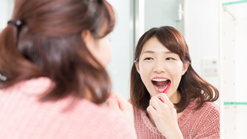 Chải răng kỹ nhất là vùng răng trong cùng giúp hạn chế vi khuẩn và giảm nguy cơ viêm