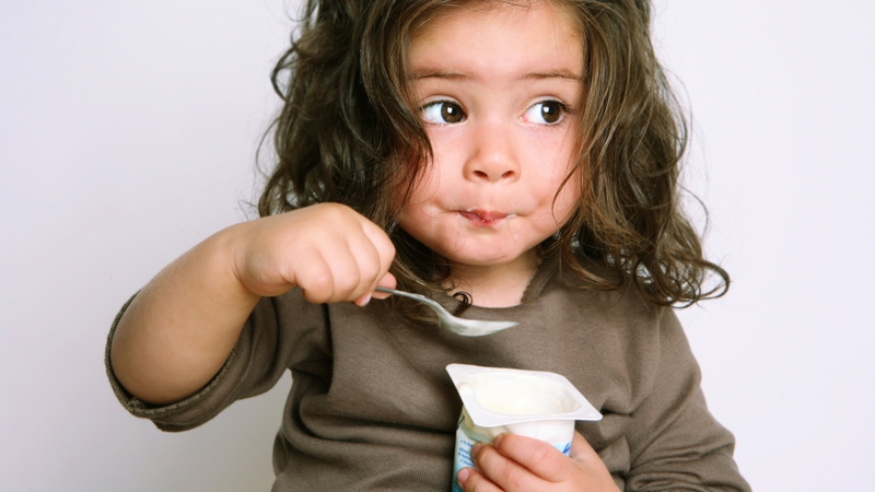 Một số cách giúp trẻ đi ngoài khi bị táo bón mà mẹ có thể tham khảo 3