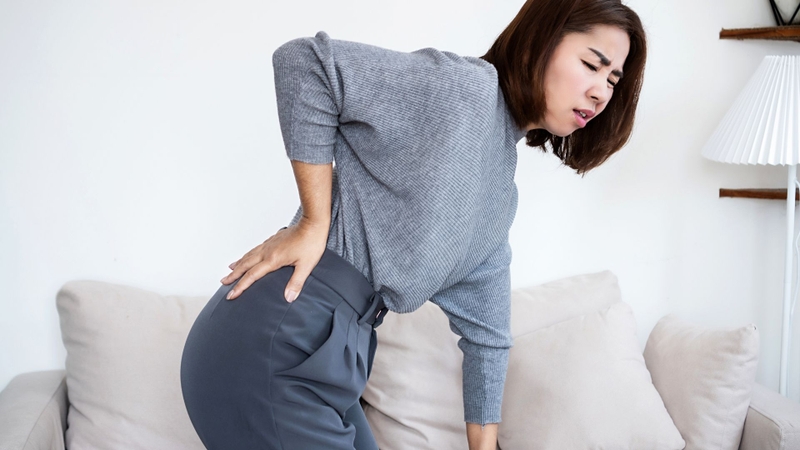Đau thần kinh tọa là nguyên nhân phổ biến gây đau từ vùng thắt lưng lan xuống chân