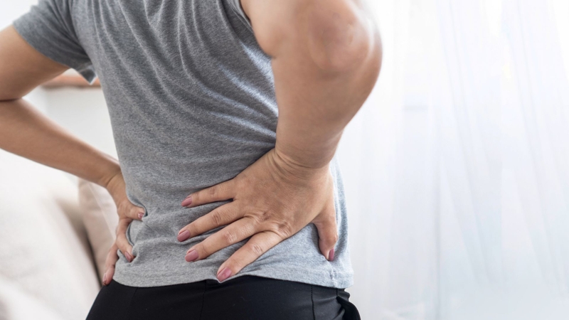 Thoát vị đĩa đệm là một trong những nguyên nhân dẫn đến bị đau nhức từ mông xuống bắp chân trái
