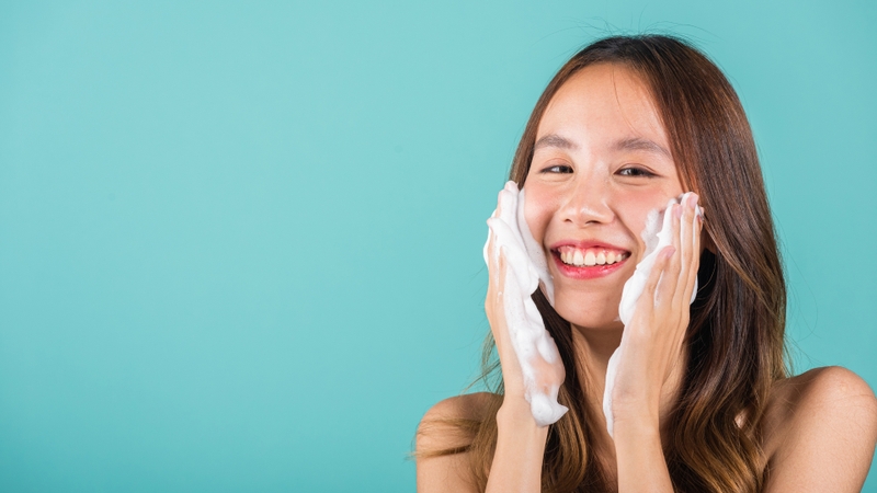 Việc lựa chọn sữa rửa mặt sạch sâu cần dựa trên đặc điểm từng loại da