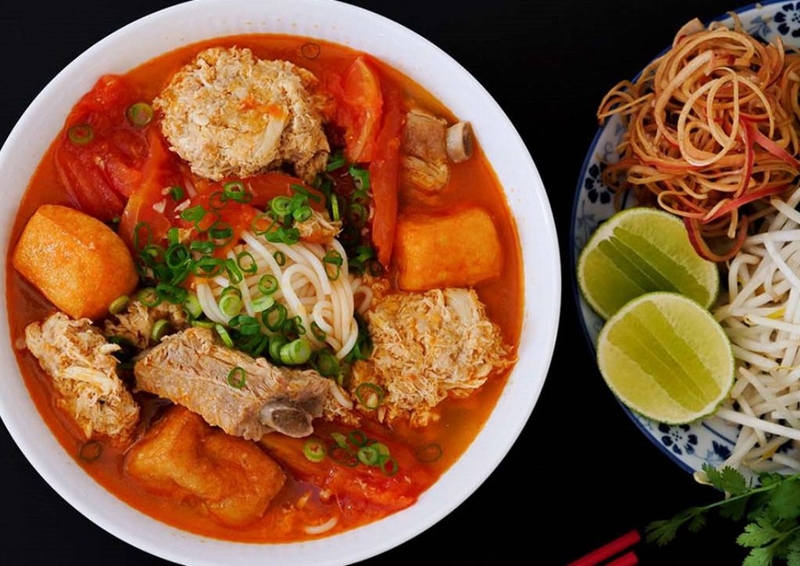 Một tô bún riêu bao nhiêu calo? Ăn nhiều bún riêu có tốt không?1