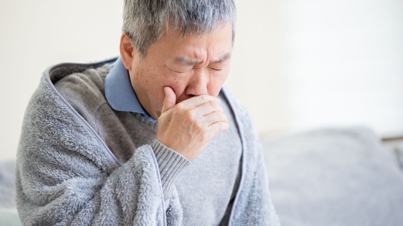 Khi tuổi tác tăng, hoạt động của hệ miễn dịch có xu hướng suy giảm