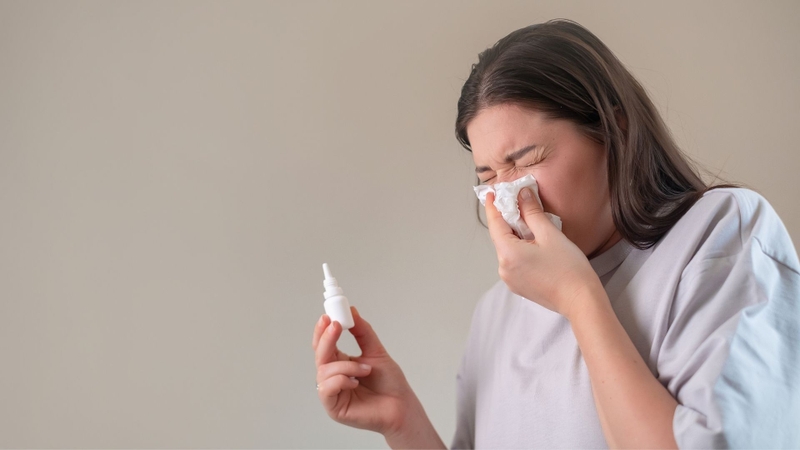 Người đang mắc bệnh nên hạn chế tiếp xúc với người khác, thực hiện vệ sinh hô hấp