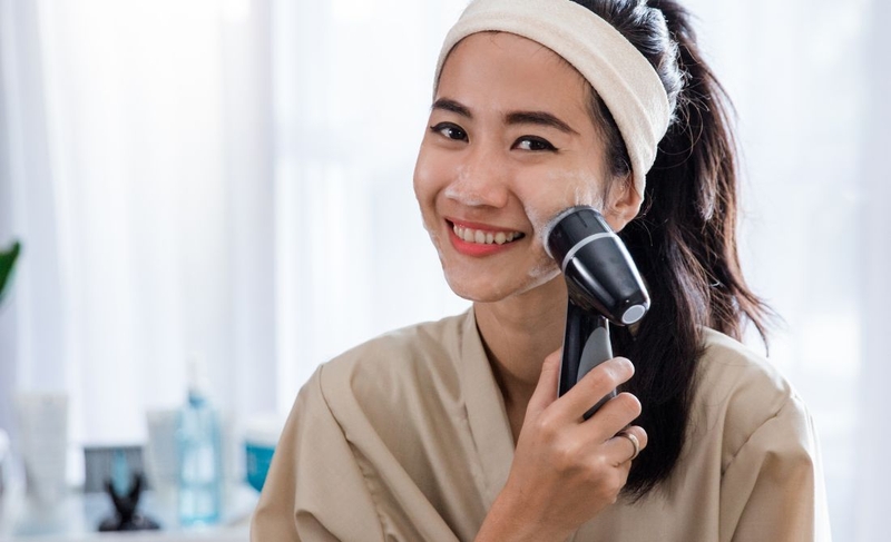 Mùa đông có nên dùng sữa rửa mặt​ không? Hé lộ từ chuyên gia da liễu 2