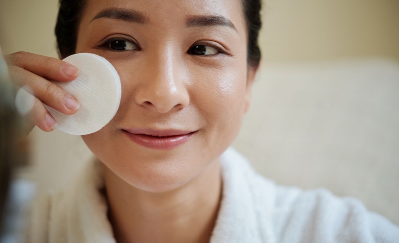 Mùa đông có nên dùng sữa rửa mặt​ không? Hé lộ từ chuyên gia da liễu 4