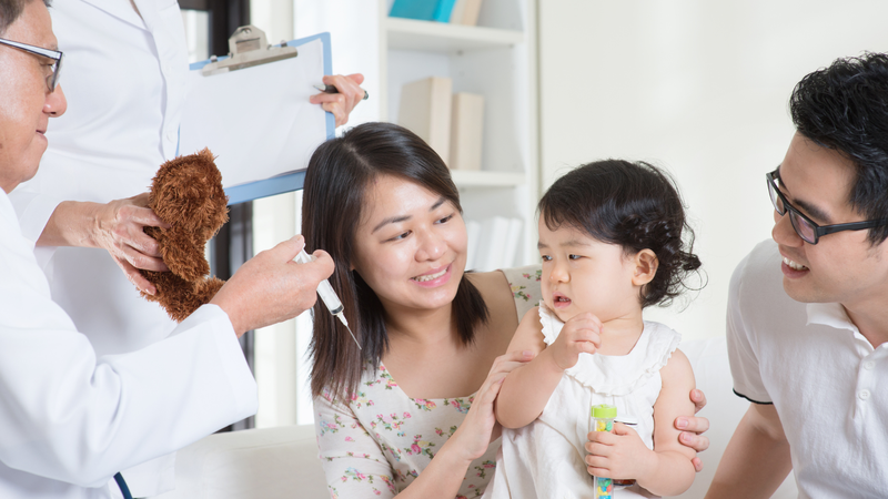 Tiêm chủng đầy đủ giúp bảo vệ trẻ trước các bệnh truyền nhiễm