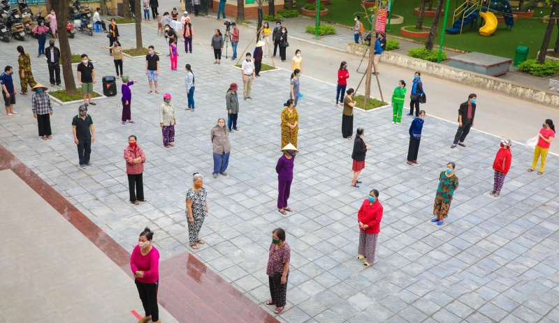 Người dân cần tuân thủ chỉ thị của Bộ Y tế, duy trì khoảng cách với người khác tối thiểu là 2 mét