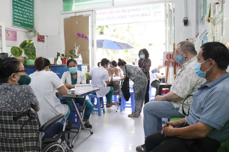 Tiêm vắc-xin Covid-19 mũi 4 có tác dụng thế nào?3