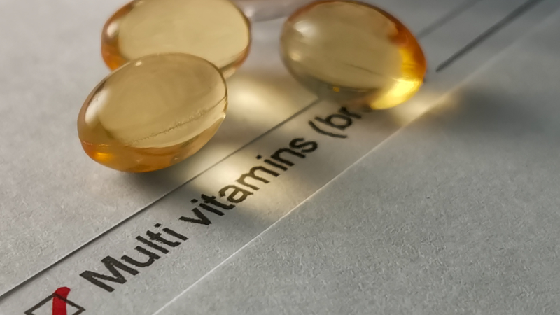 Multivitamin là sản phẩm bổ sung chứa nhiều vitamin và khoáng chất