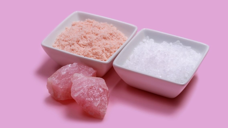 Muối hồng không nên thay thế hoàn toàn muối i ốt trong chế độ ăn hằng ngày