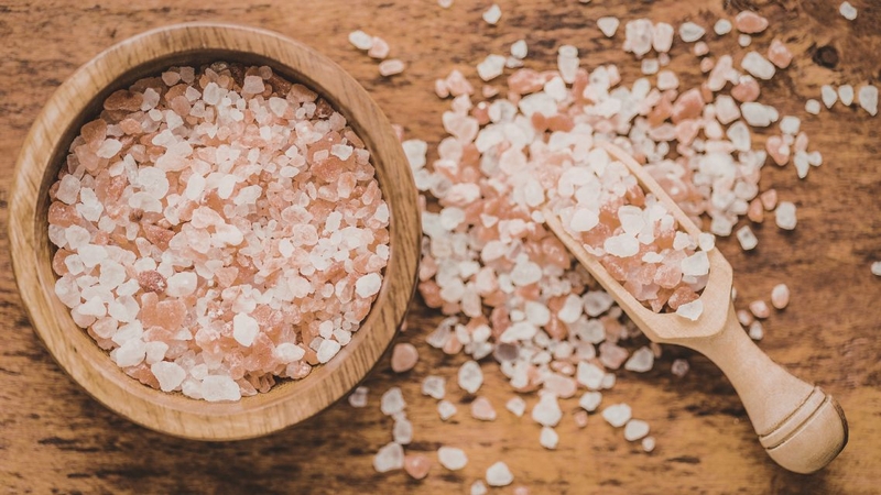 Muối hồng thường được sử dụng trong các liệu pháp chăm sóc bàn chân tại nhà