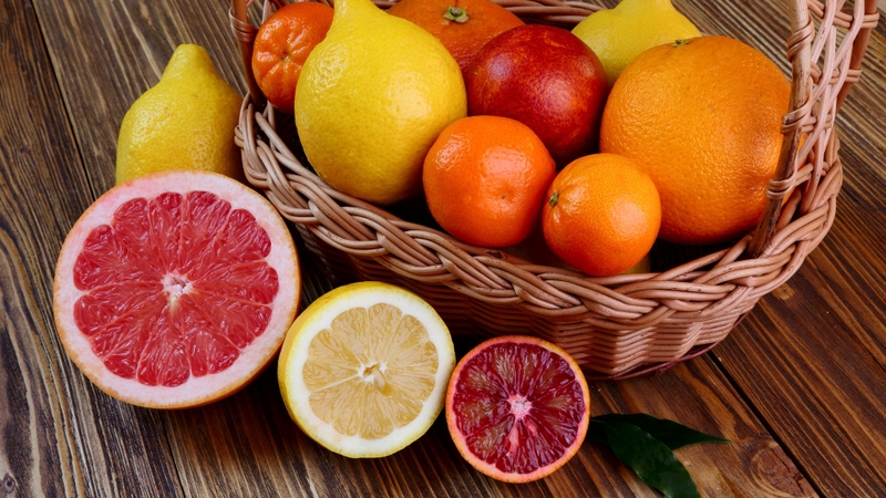 Cam, quýt và bưởi cung cấp vitamin C cùng chất xơ cho chế độ ăn lành mạnh