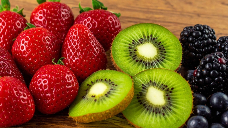 Ổi, quả mọng và kiwi bổ sung chất xơ cùng nhiều hợp chất thực vật có lợi