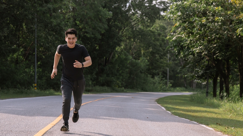 Chạy bộ sai tư thế là nguyên nhân khiến bạn bị xóc hông