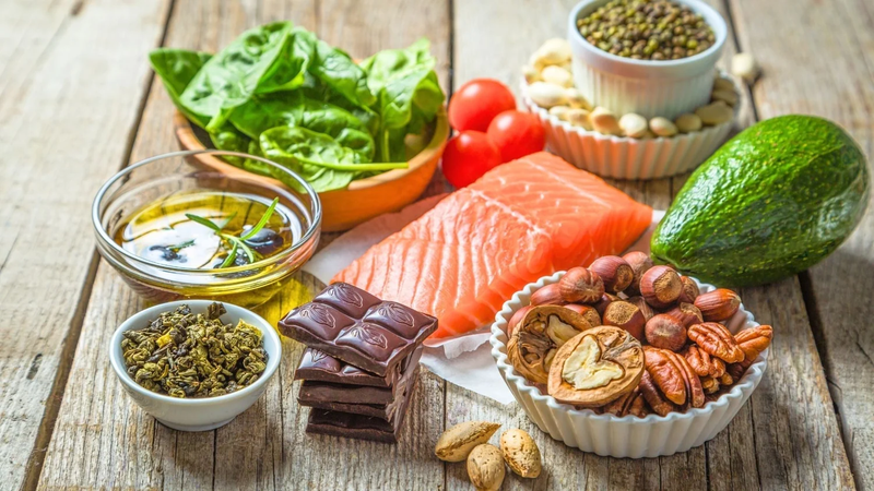 Phái đẹp nên kết hợp chu trình dưỡng da phù hợp với chế độ ăn uống cân bằng để đạt hiệu quả tối ưu
