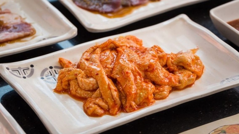 Giống như thịt dê, nầm dê là thực phẩm có tính dương theo quan niệm Đông y