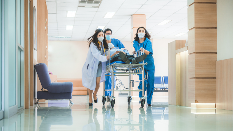 Cần đưa người bị ngộ độc nấm đi cấp cứu ngay lập tức