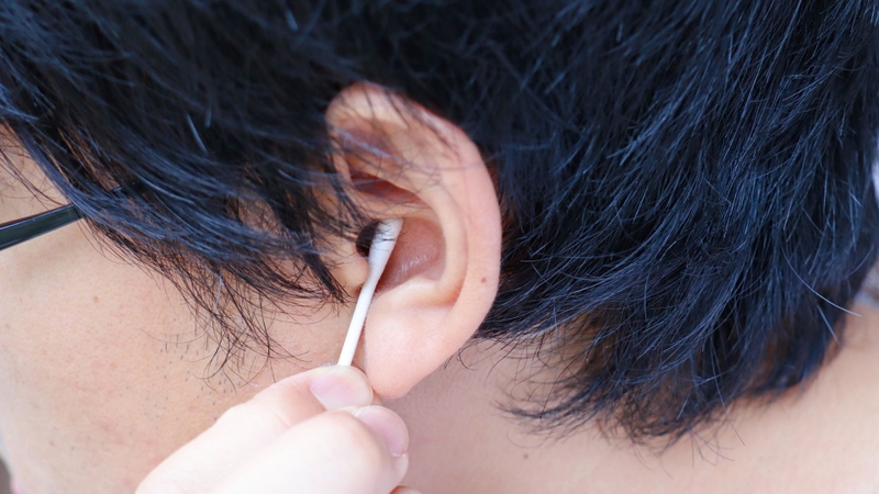 Ngứa tai là triệu chứng phổ biến nhất của nấm tai