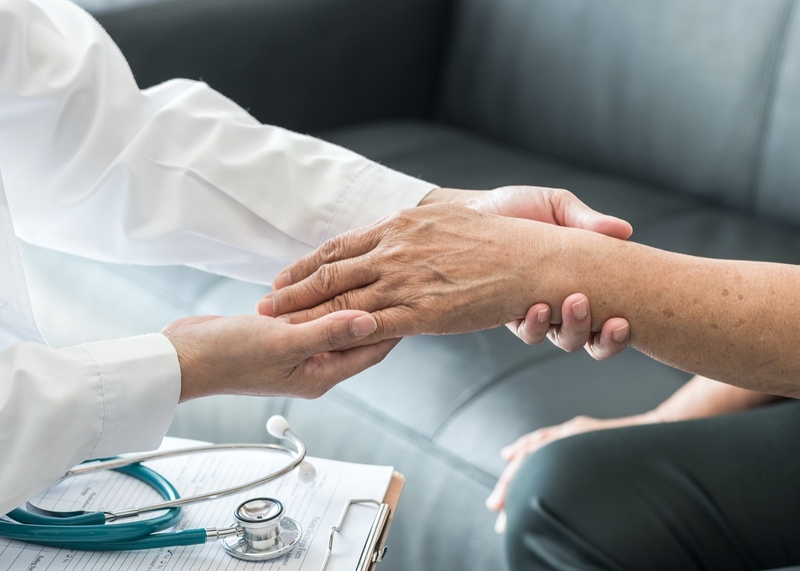 Nặn mủ chín mé có nguy hiểm không? Chữa như thế nào? 4