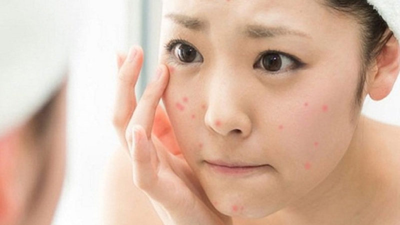 Bôi kem chống nắng một lượng vừa đủ và kể cả khi trong nhà hay bóng râm