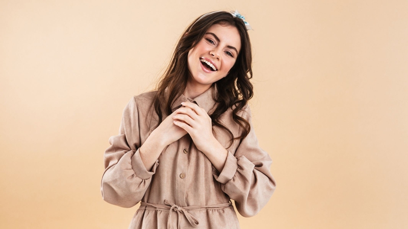 Năng lượng tích cực được hiểu là một trạng thái tâm lý, cảm xúc lành mạnh, trong đó cá nhân duy trì được sự lạc quan, vui vẻ