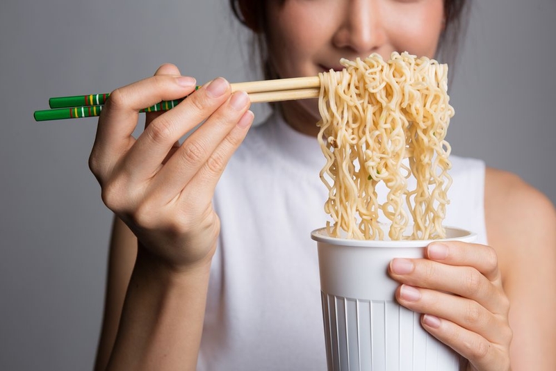 Nâng mũi bao lâu thì được ăn mì tôm