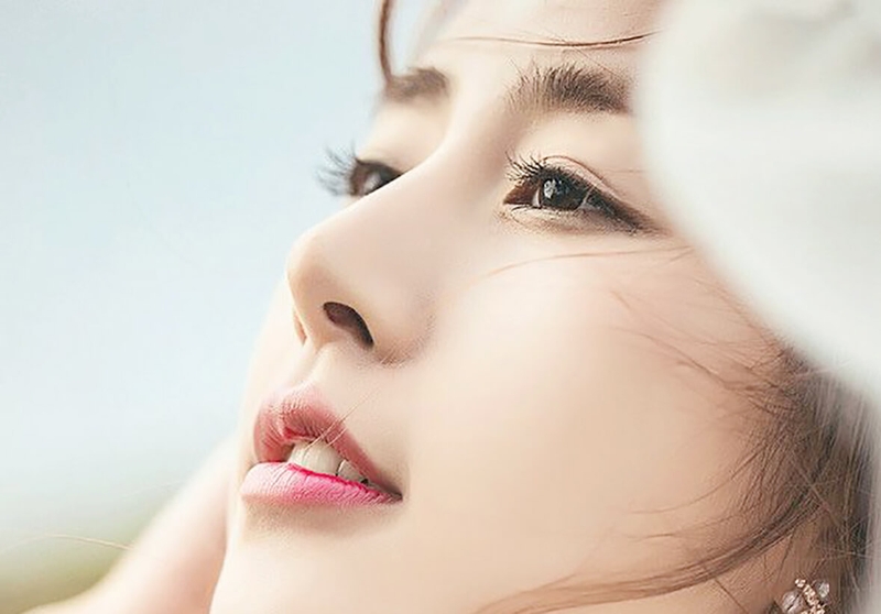 Nâng mũi bằng sụn tai có bị teo lại không