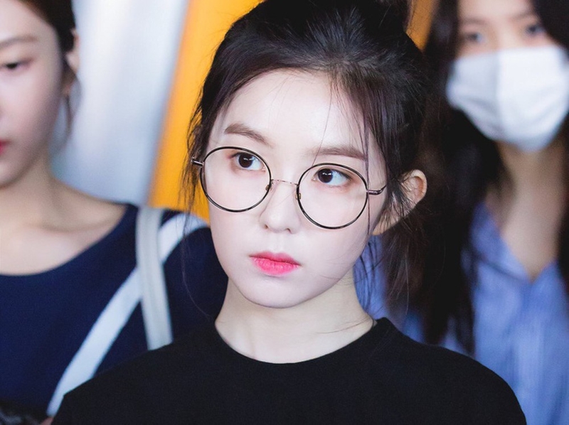 Nâng mũi có đeo kính được không? Bao lâu có thể đeo kính lại được?1