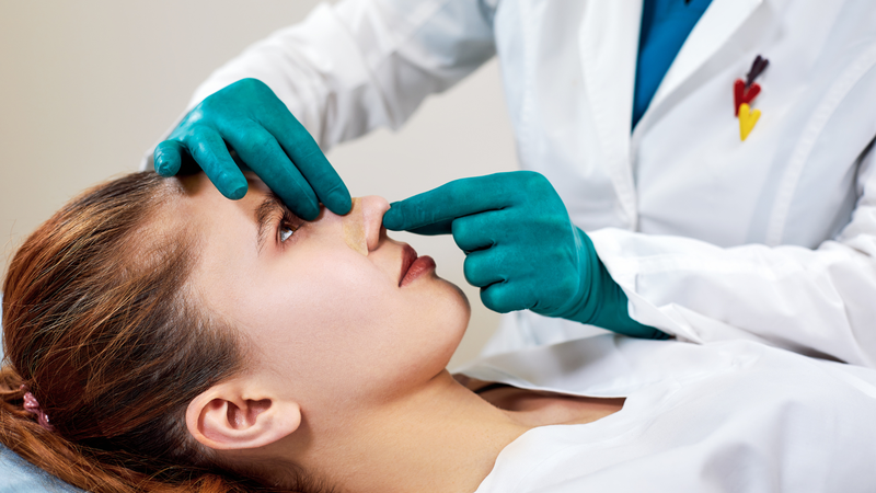 Nâng mũi lần 2 có đau không? Kinh nghiệm cần bỏ túi khi nâng mũi lần 2 1