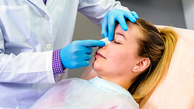 Nâng mũi lần 2 có đau không? Kinh nghiệm cần bỏ túi khi nâng mũi lần 2 2