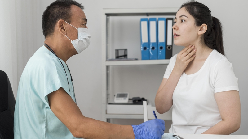 Người bệnh nên thăm khám với bác sĩ để có hướng điều trị chính xác