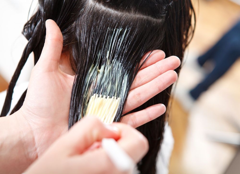 Nâng tone tóc xong nhuộm luôn được không? Cách tự nâng tone tóc tại nhà 2