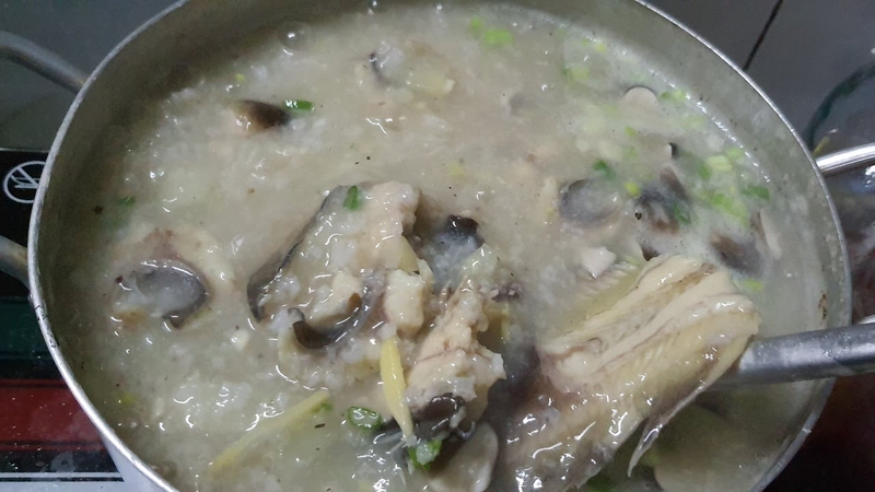 Hướng dẫn nấu cháo bầu với cá trê không tanh cho bé ăn dặm