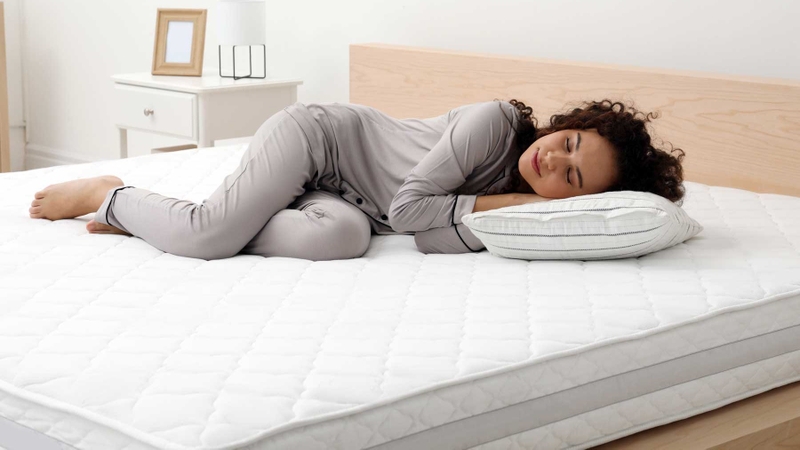 Nệm cao su tổng hợp là gì? Đây là loại nệm làm từ cao su nhân tạo, mô phỏng lại cao su tự nhiên