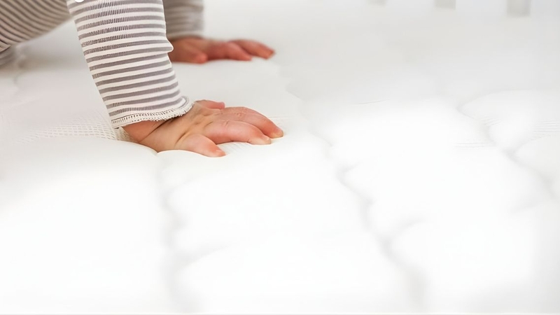 Cân nhắc kỹ ưu điểm và hạn chế khi chọn nệm foam cho bé