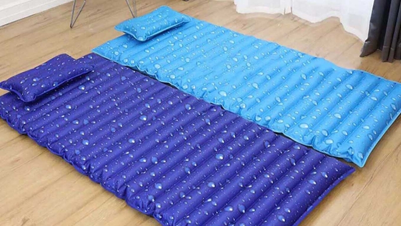 Nệm nước là loại nệm có thiết kế đặc biệt với phần lõi chứa nước hoặc gel