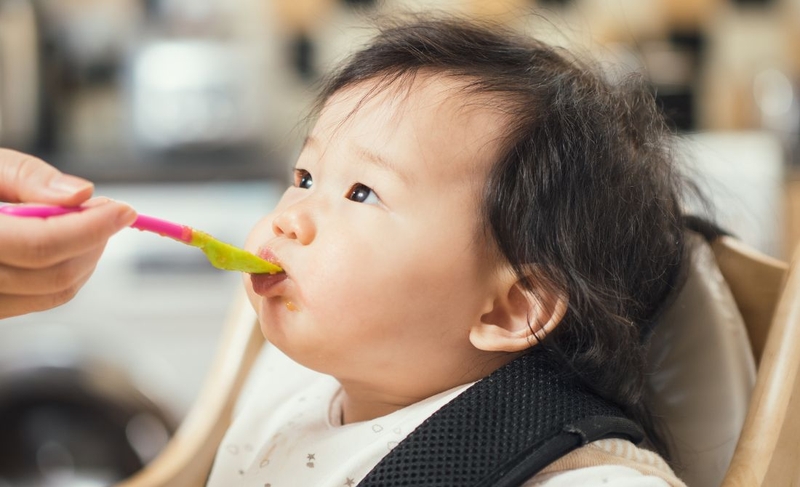 Nên cho bé ăn dặm theo phương pháp nào 1