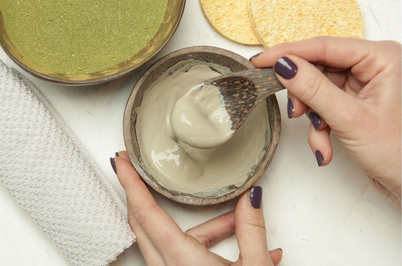 Nên đắp mặt nạ đất sét sáng hay tối để phát huy tối đa tác dụng 2