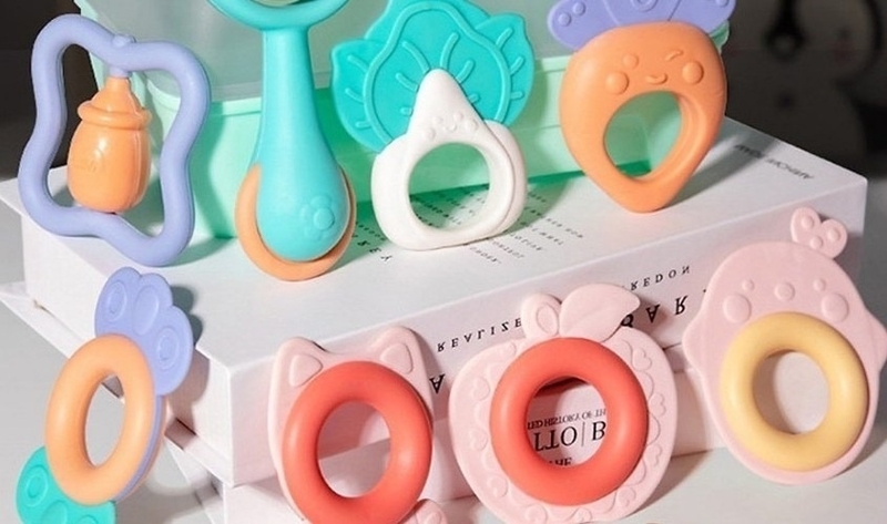 Nên dùng gặm nướu cho bé mấy tháng tuổi? 2