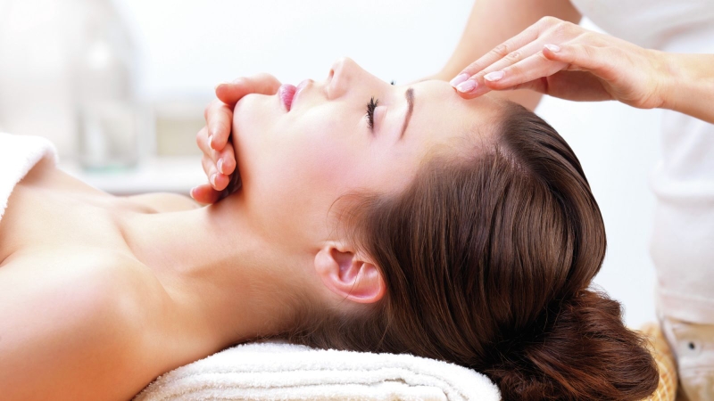 Nên dùng gì để massage mặt để có được làn da căng bóng, mịn màng, tươi trẻ? 1